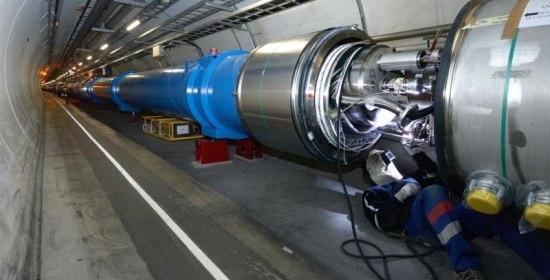 SCOPO PRINCIPALE DEL CERN è fornire ai ricercatori gli strumenti necessari per la ricerca in