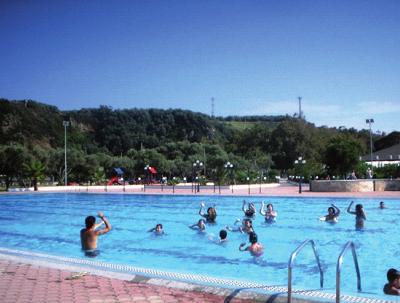 All interno della struttura l animazione consiste di: mini club per bambini, acqua gym, cabaret, giochi e balli di gruppo, ginnastica, yoga ed ogni tipo di attività ricreativa che possa soddisfare