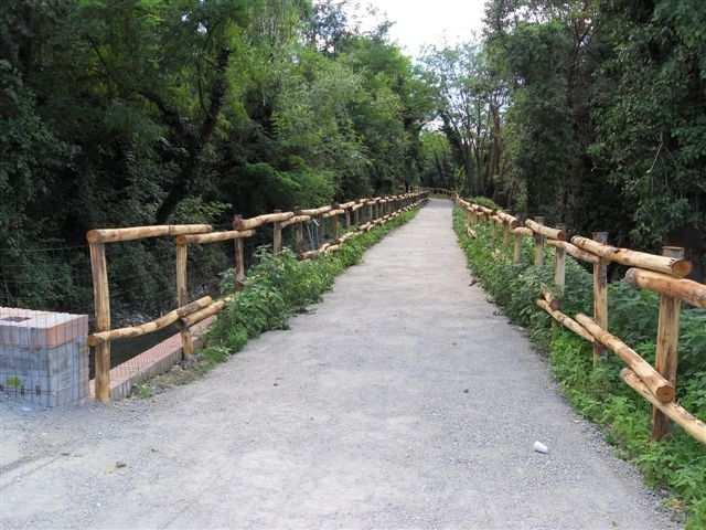 Inoltre si è realizzato ed aperto al transito il collegamento alla pista ciclabile realizzata dalla Bonifica in corrispondenza del Canale demaniale d Enza.