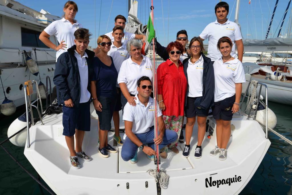 << La giornata con la stampa nata per celebrare il 2 posto ottenuto nella regata III memorial Capitano Matteo Vinciguerra svoltasi recentemente nel porto di Giardini Naxos è un momento di