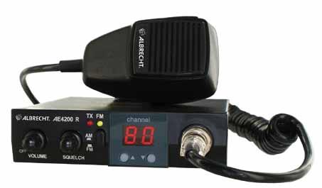 metri AM/FM/USB/LSB/CW 30 watt PEP - potenza RF variabile Risoluzione di frequenza selezionabile 1 khz/10 khz/100 khz 5 canali di