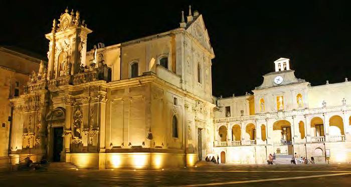 Visita del centro storico, caratterizzata da chiese e palazzi di stile barocco ( Duomo e piazza