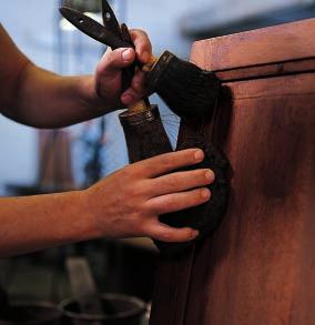 Our technique of varnishing and patina is old of centuries.