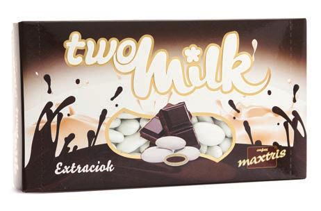 TWO MILK Confezioni da 1kg Two Milk Yogurt e Lamponi (Gluten Free) Un anima di cioccolato bianco avvolta da un secondo strato di cioccolato bianco al gusto di yogurt ai lamponi ricoperta da un