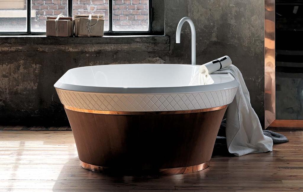 The tub can accommodate all types of taps and has a rear inspection area.