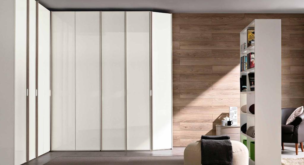 armadio/wardrobe LINE struttura/structure: LUCIDO frontale/frontal door: LUCIDO maniglie: line / larice