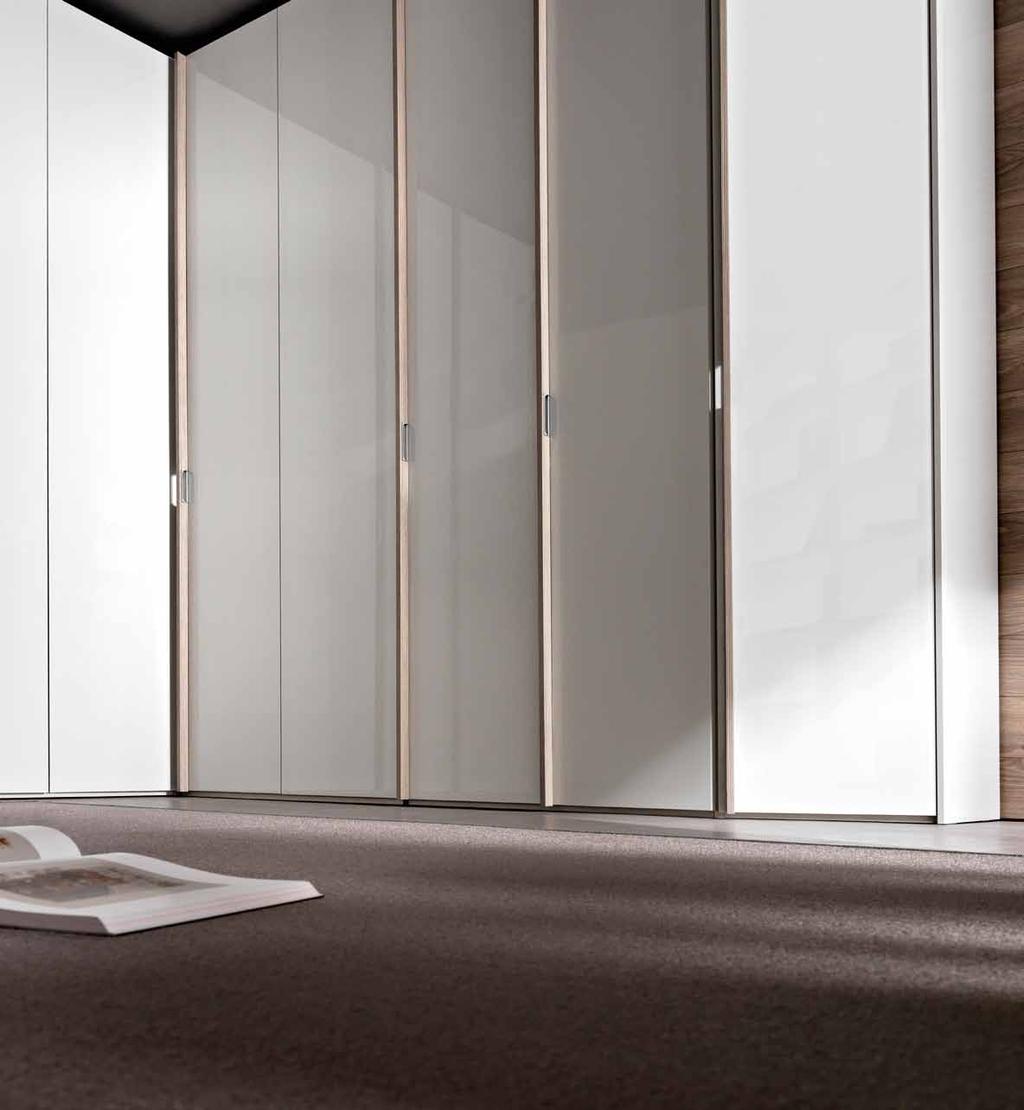 The handle LINE is created to help the choice of the hinged wardrobe for excellence while giving the characteristics of the simplest handle ever: LINE, fullheight door handle.