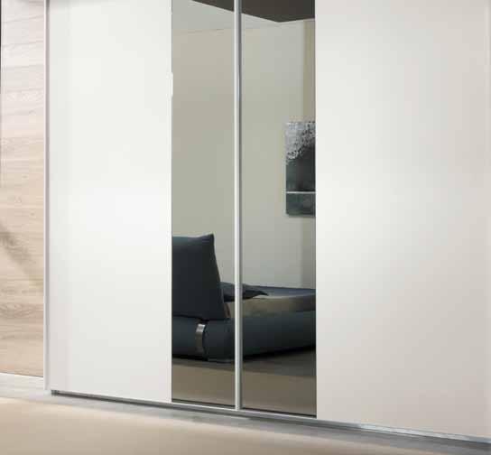 The sliding wardrobe America has been created to be as close as possible to hinged wardrobes through the infinite combinations of doors inserts 45.