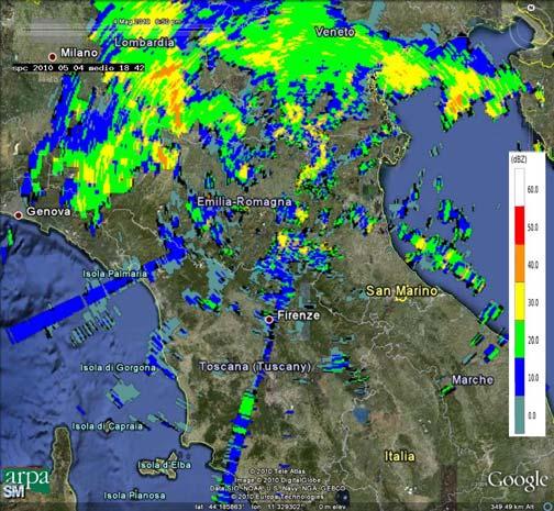 Mappe di riflettività del 04/05/2010 alle 18:42 UTC (a sinistra), alle