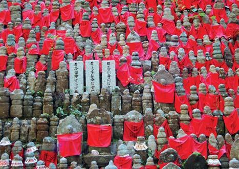 GIAPPONE ESTENSIONI La Spiritualità del Monte Koya Un mini itinerario con un opportunità unica: la visita del monastero sulla vetta del Monte Koya, a 2 ore di treno da Osaka.