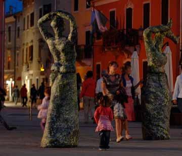 68 Novigradski list Il Gazzettino di Cittanova Za Muzejom Lapidarium još jedna je uspješna godina ispunjena brojnim aktivnostima Arterija suvremenu umjetnost preselila na gradske ulice Od 28.