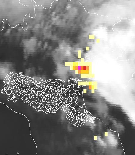 Figura 13: La fulminazione in Regione del 16/04/2017 alle 18:15 (in alto a sinistra), alle 19:15 UTC (in alto al