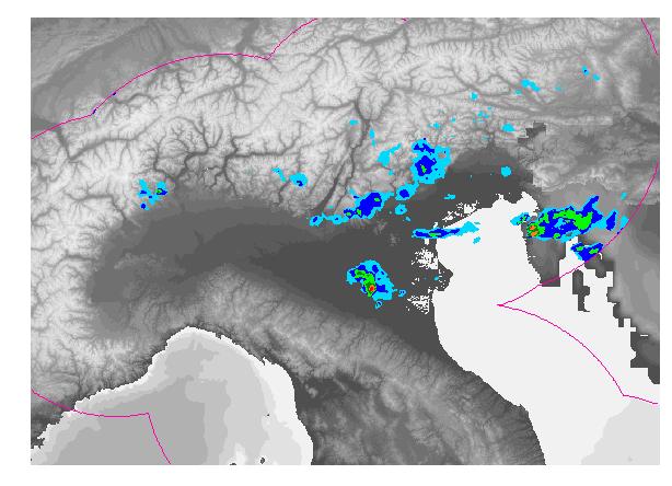 Per quanto riguarda le precipitazioni del giorno 15, si osserva che dalla mattina il Nord-Italia è interessato da temporali sparsi, dapprima sul versante orientale e successivamente in estensione sul