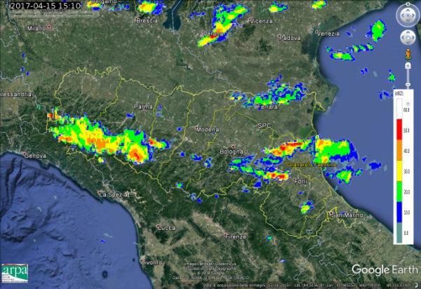 2. Analisi dell evoluzione alla mesoscala sull Emilia-Romagna I primi temporali in Regione si verificano in mattinata dal Nord della Provincia di Modena al Ferrarese.