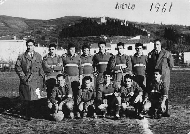 1961-62 Si sfiora il primo posto Nel campionato 1961-62 la squadra biancorossa arriva