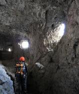 105mt), lasciamo la macchina al parcheggio della funivia e prendiamo la strada per il passo Valparola.