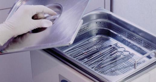 Sterilizzazione: fasi Lavaggio: il lavaggio a ultrasuoni è particolarmente indicato per tutti quei dispositivi di piccole dimensioni o molto delicati.