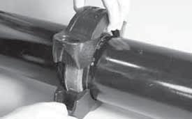 Linguetta a incastro Incasso Ingrandito a scopo illustrativo Linguetta a incastro installare i gusci sopra la guarnizione, verificando il corretto posizionamento del meccanismo a incastro.