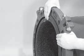 NOTA Utilizzare sempre un lubrificante compatibile per impedire lacerazioni/ pizzicature della guarnizione durante l installazione.