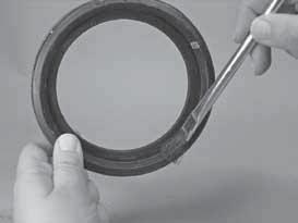 Istruzioni per la reinstallazione Poiché i gusci dei giunti si conformano al diametro esterno del tubo/raccordo durante l installazione iniziale, in fase di