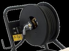 The hose reel can be mounted on the handle on request A richiesta, possibilità di montaggio dell avvolgitubo sul manubrio Comet ZW-K pump with 3 integral ceramic pistons and brass pump head.