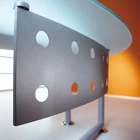 configurazioni estetiche del basamento per scrivanie e tavoli riunione Modesty panel in aluminiumcolour perforated plate, with adjustable