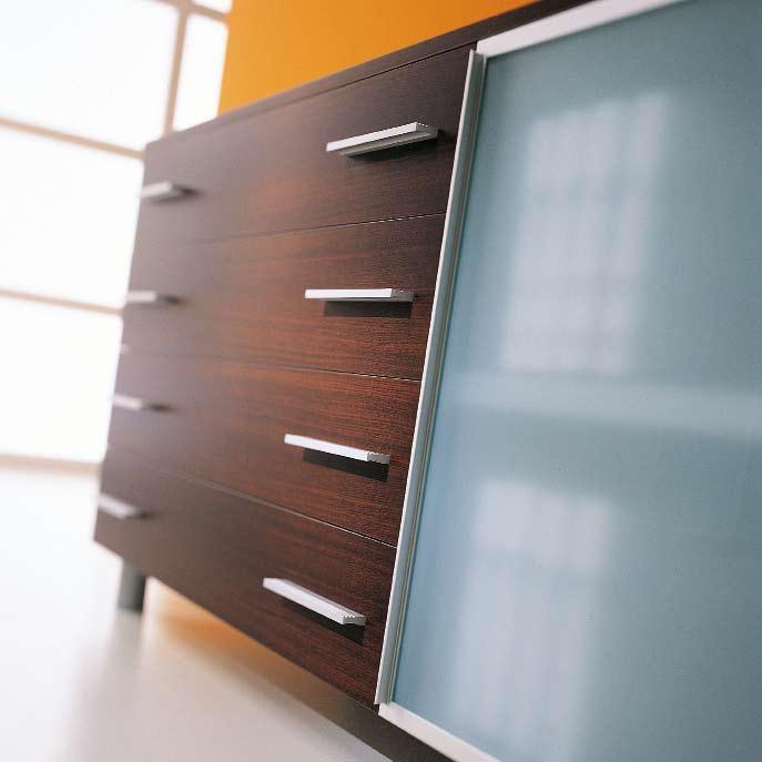 mobile h.176. Roomy drawers and glass door in the unit h.