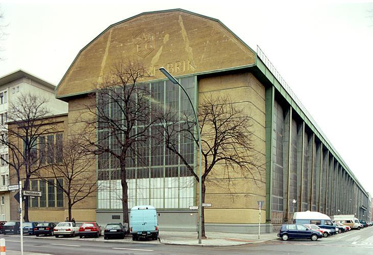 P. Behrens, fabbrica di turbine AEG, Berlino (1908-09) L apporto delle avanguardie