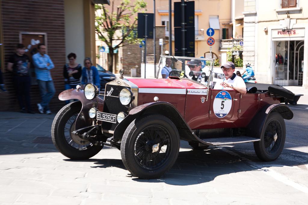 USCITA MILLE MIGLIA Venerdì, 19 Maggio 2017 Per chi è interessato possibilità di visitare la casa produttrice di camper Roller Team - Visita su richiesta dare conferma di adesione Pomeriggio / serata