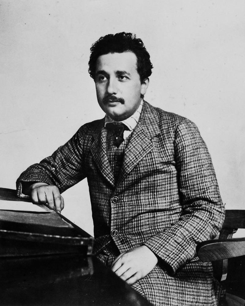 ANNO 1905 Einstein scrive su Annalen der Physik ELETTRODINAMICA DEI CORPI IN