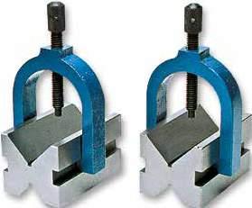 Parallel blocks in hardened tool steel 4 V Parallel block Lavorati e forniti in coppia, superfici formanti la cava a 90 e piani di appoggio finemente raschiettate.
