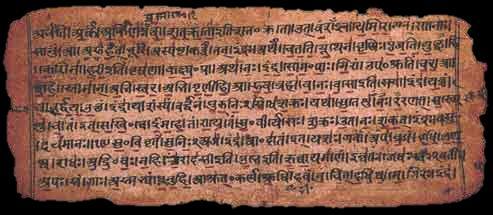 1) Accettazione dei Veda come la più alta autorità riguardo agli argomenti religiosi e filosofici; 2) Spirito di tolleranza, la verità possiede molteplici apparenze; 3) Il cosmo conosca periodi di