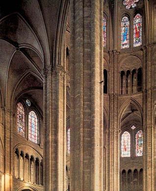 12 UN ARCHIVIO DEL MONDO MEDIEVALE L interno della basilica romanica di Sant Ambrogio a Milano.