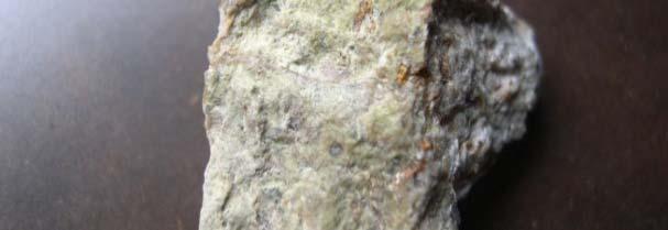 Spettro di un campione di roccia contenente