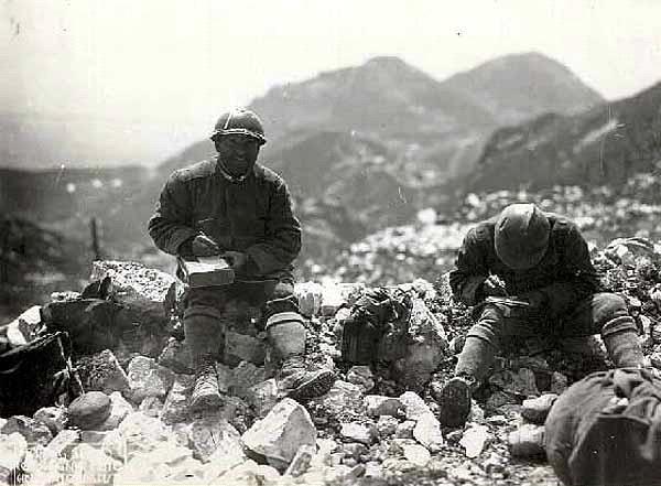 Soldati scrivono alle famiglie Fiume Isonzo La guerra durò molto più del previsto, tutti al momento dello scoppio erano convinti di combattere pochi mesi e fare poi ritorno a casa.