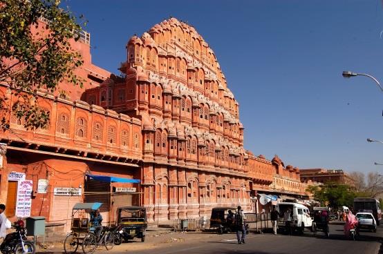 10 giorno Jaipur In mattinata visita, in sella agli elefanti, della fortezza di Amer, nel