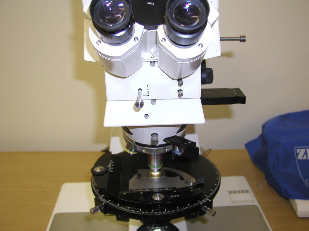 Il Microscopio Oculari Analizzatore
