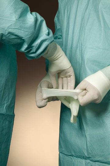 Il rivestimento interno speciale dei guanti chirurgici Sempermed semplifica notevolmente l indossarli.
