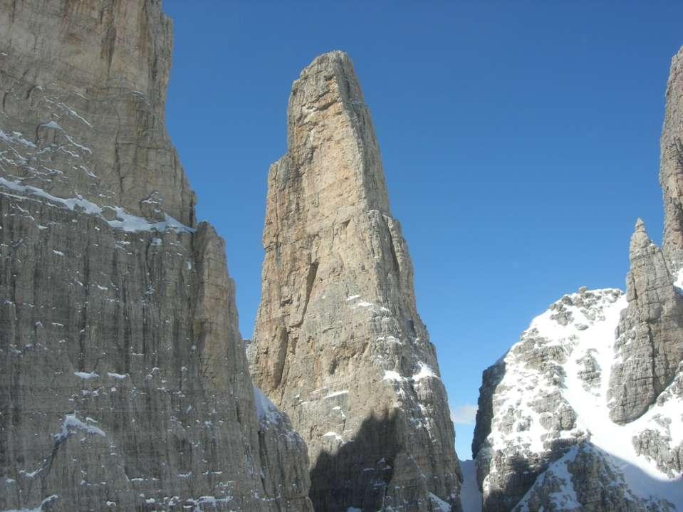 CAMPANIL BASSO (2877 m)