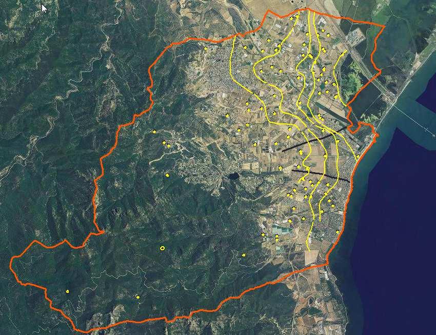 complessiva è bassa per fessurazione; localmente, in corrispondenza delle lenti carbonatiche, medioalta per fessurazione e carsismo.