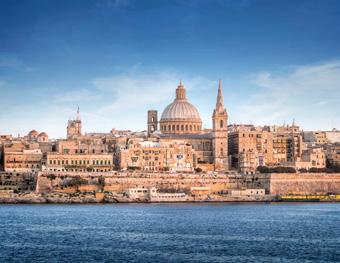 WEEKEND WEEKEND A MALTA Donnafugata e Scicli La Valletta e Mdina Agosto 17 partenza garantita 1 GIORNO: MARINELLA - DONNAFUGATA - SCICLI In mattinata ritrovo dei partecipanti, sistemazione in pullman