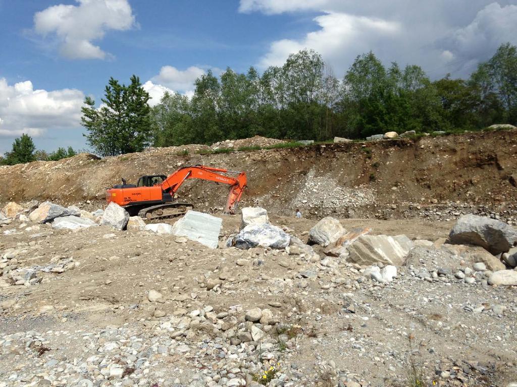 Realizzazione della fondazione della scogliera in massi