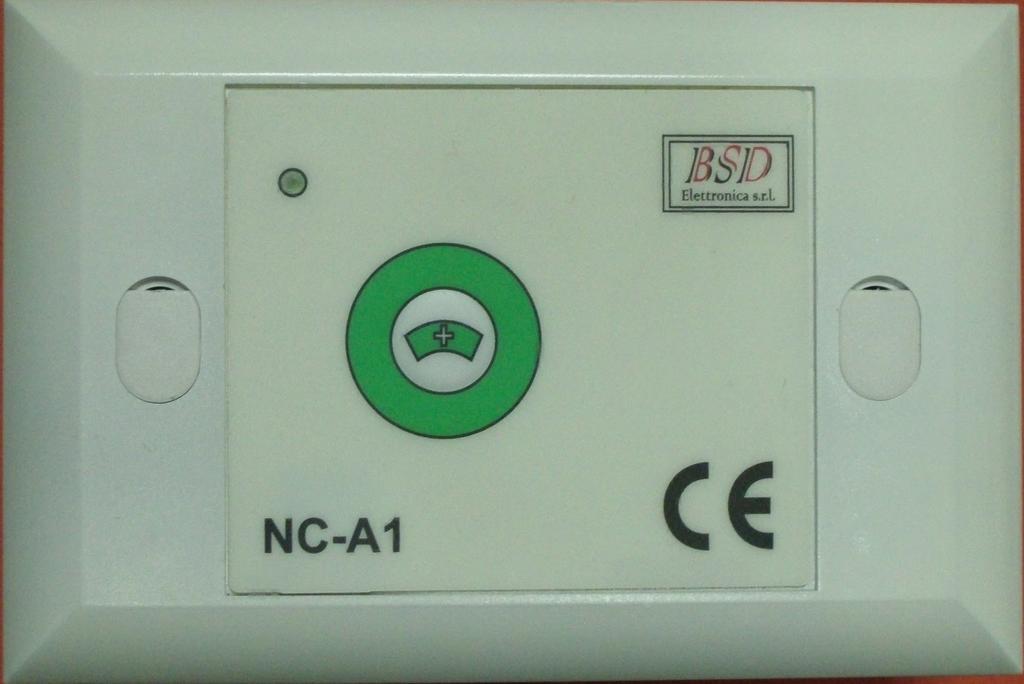 4.3 Unità di chiamata a tirante NC-B1 L'unità NC-B1 consente di attivare la funzione di chiamata tramite un pulsante di attivazione a tirante.