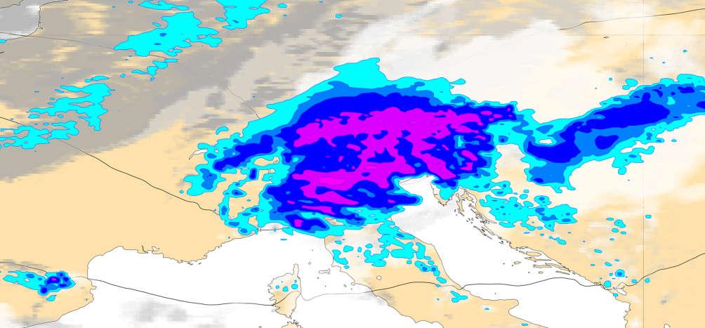 PREVISIONI I modelli meteo avevano ben previsto l aumentata instabilità e le probabili precipitazioni delle prime ore del mattino del 25 giugno.