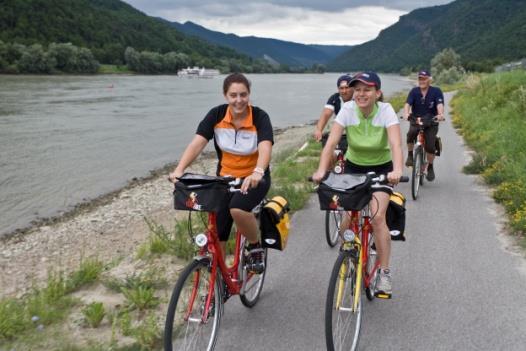 DANUBIO CIRCUITO CLASSICO, DA PASSAU A VIENNA IN 8 GIORNI La pista ciclabile lungo il Danubio - un classico irrinunciabile, da provare almeno una volta nella vita (ca.