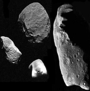 Sono elementi piccolissimi di materia rocciosa : asteroidi, comete e meteore La loro orbita è ellittica come quella