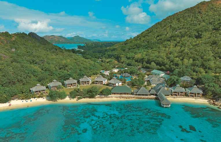 La Réserve Hotel SEYCHELLES Camera Deluxe Jetti Restaurant Dedicato a chi non è mai sazio di scoperte L appartata baia di Anse Petit Cour, un