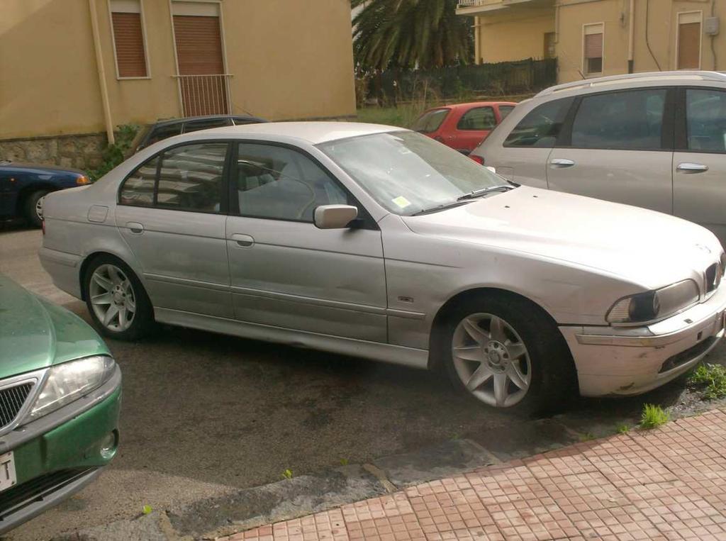 1 BMW AG 5D DL 71 01 530/D immatricolato nel 2001 di colore grigio