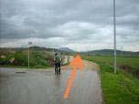 ..... e subito dopo imboccare la strada a sinistra del Bar.