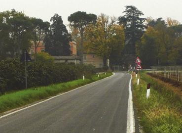 Grandi, attraversa il Parco di Villa Gessi (149). Il PTCP di Ravenna identifica tale via come itinerario ciclabile turistico-ambientale esistente. 1.